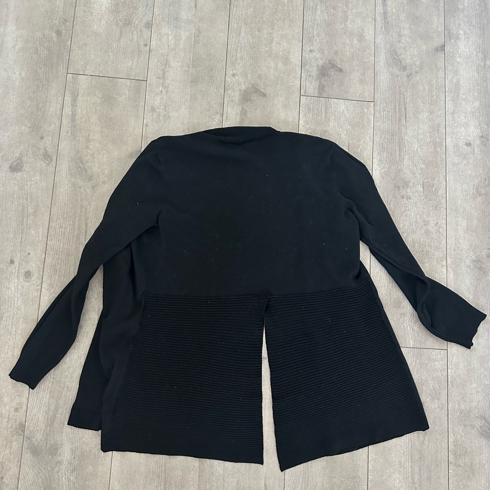Time & Tru women’s small black cardigan sweater
Super cozy